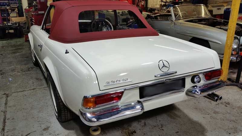 1966-Mercedes-Benz-230sl-Manual-28