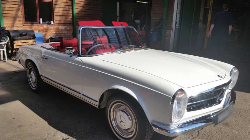 1966-Mercedes-Benz-230sl-Manual-32