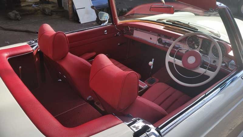 1966-Mercedes-Benz-230sl-Manual-33