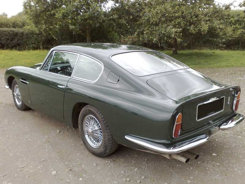 Aston-Martin-Superleggera-14